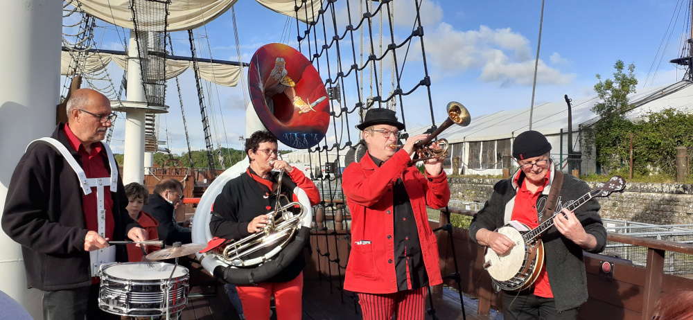 Zeus Opus Compagny sur l'Hermione